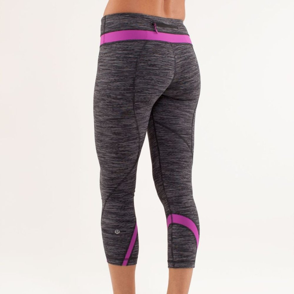 LULULEMON grey run inspire crop ii